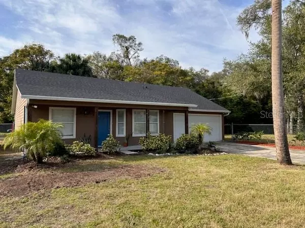 396 2ND ST, Geneva, FL 32732