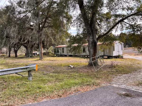 15980 SE HIGHWAY 42, Weirsdale, FL 32195