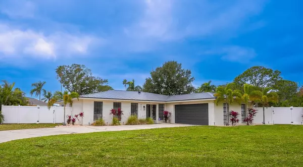 5590 ISLAND AVENUE,  Seminole,  FL 33772