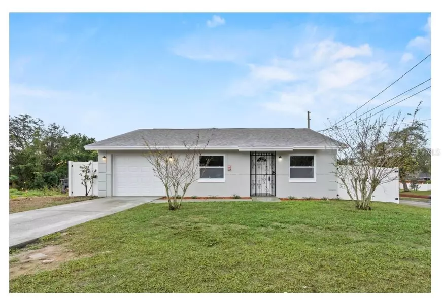 102 E 12TH ST, Apopka, FL 32703