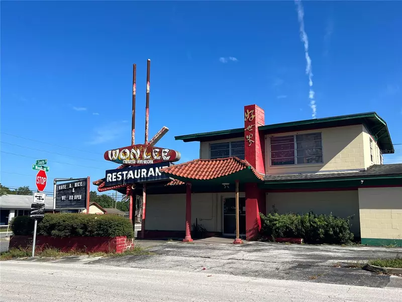 1329 N WOODLAND BLVD, Deland, FL 32720