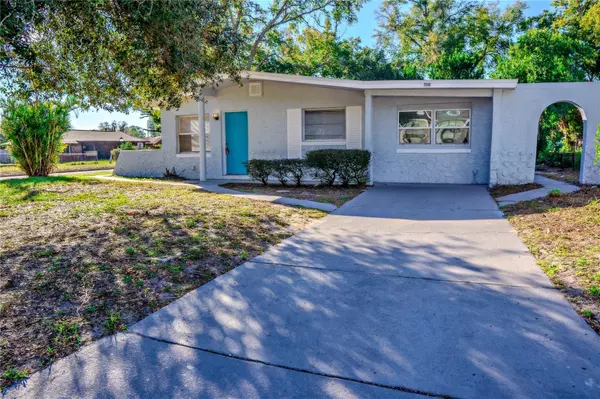 2500 CARVER AVE,  Orlando,  FL 32810