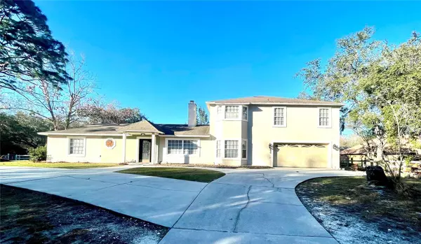 290 LAKE DR, Oviedo, FL 32765