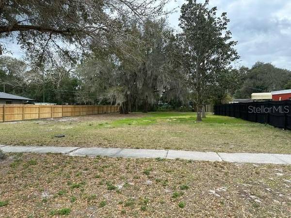 200 E 1ST ST, Chuluota, FL 32766