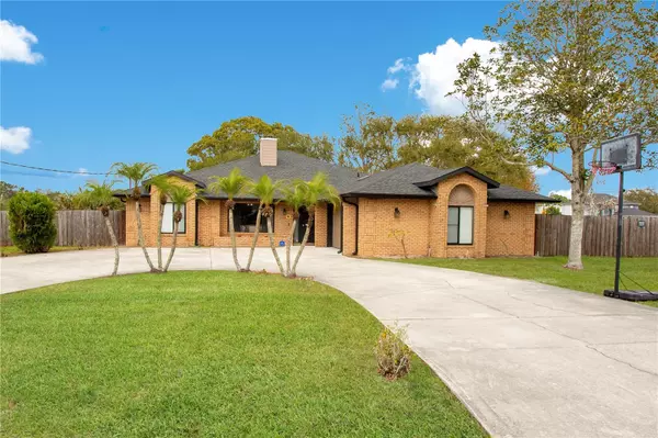 1590 AMY CIR, Deltona, FL 32738