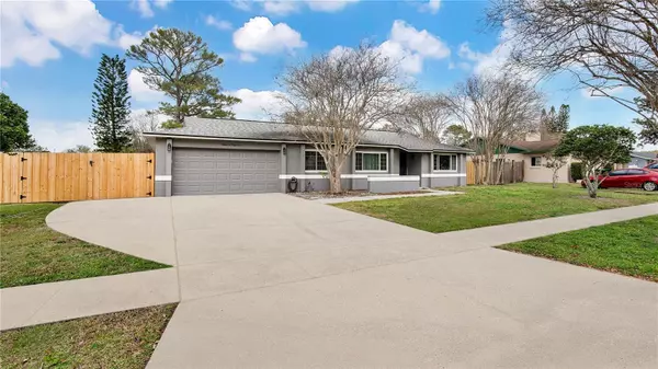 Orlando, FL 32825,8647 KNOTTY PINE LN