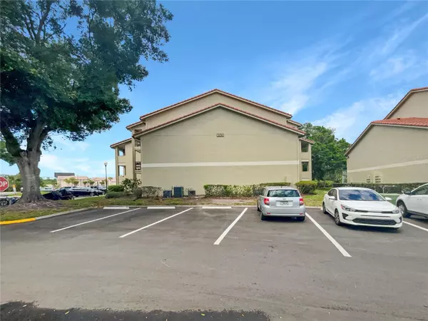 Kissimmee, FL 34747,3036 PARKWAY BLVD #206