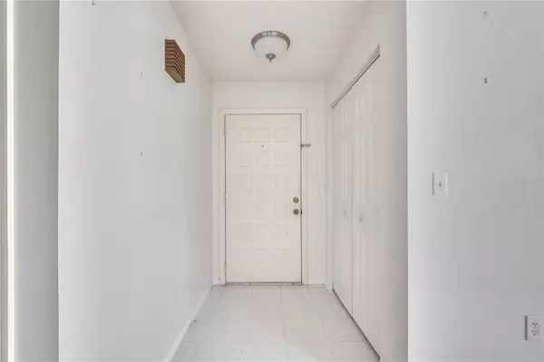 Kissimmee, FL 34758,562 HUNTER CIR