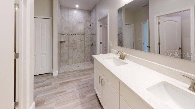 Edgewater, FL 32141,2221 ELEGANT MANOR CIR