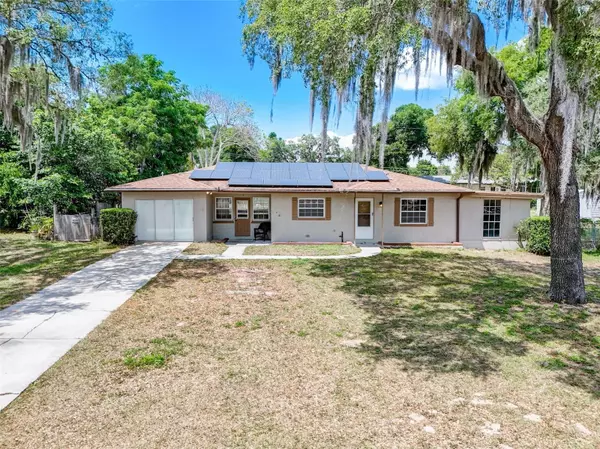 114 E OAK ST,  Howey In The Hills,  FL 34737