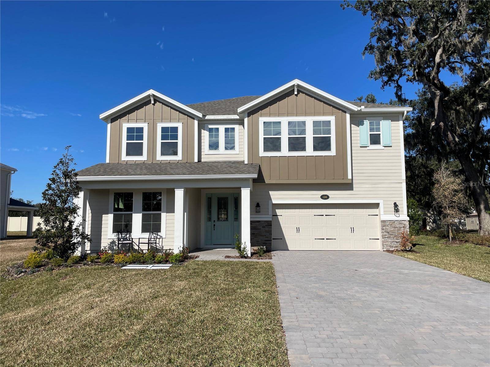 124 LAKE DR, Oviedo, FL 32765