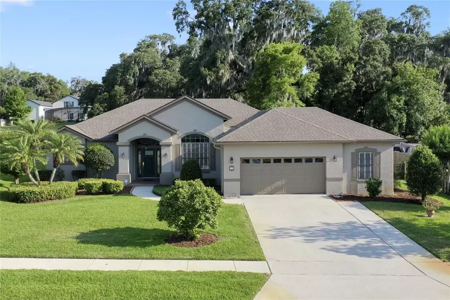 15 OAKLAND POINTE CIR, Oakland, FL 34760