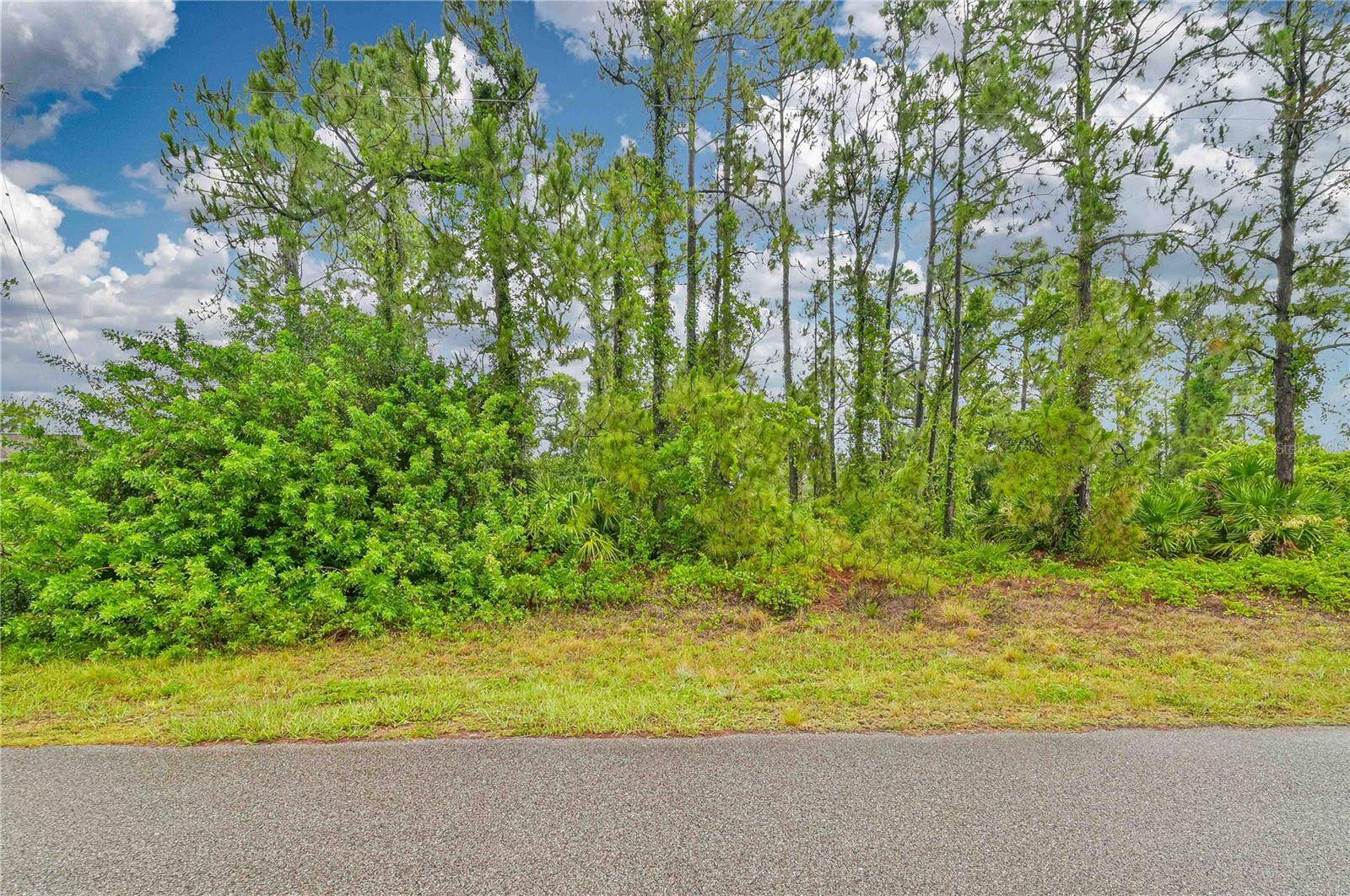 Lehigh Acres, FL 33971,2614 HELEN CIR