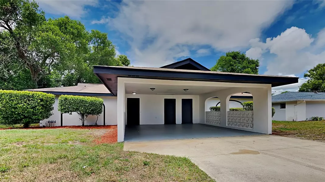 735 BISCAYNE DR, Orange City, FL 32763