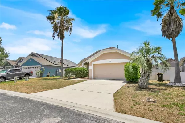 308 SIR PHILLIPS DR,  Davenport,  FL 33837