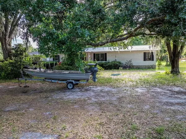 Pierson, FL 32180,454 ROBERTS RD