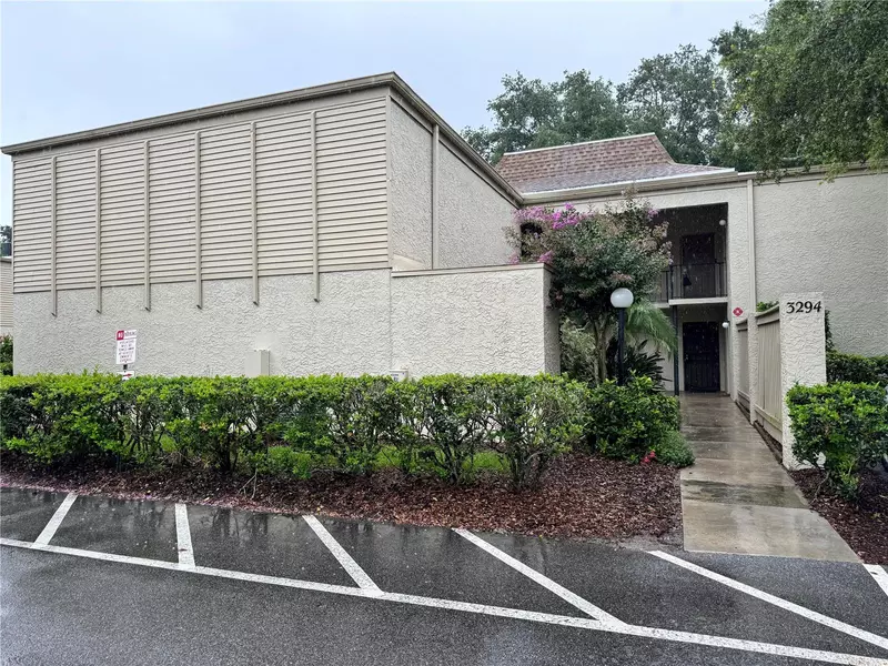 3294 S SEMORAN BLVD #24, Orlando, FL 32822