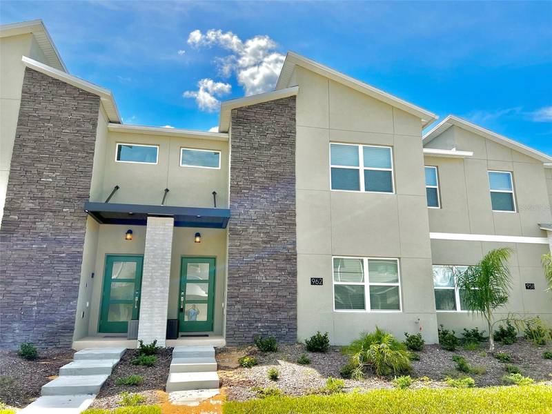 962 SPLASH SHOT PL, Davenport, FL 33896