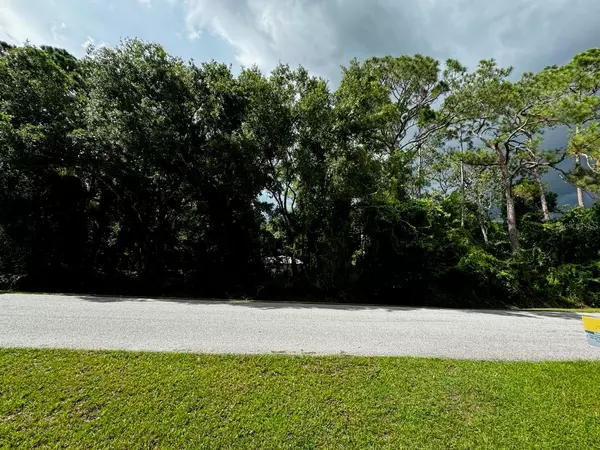 2246 COUNTRYHAVEN LN, Sebring, FL 33875