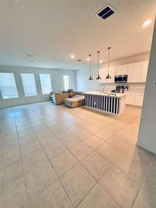 1838 SANIBEL DR, Davenport, FL 33896
