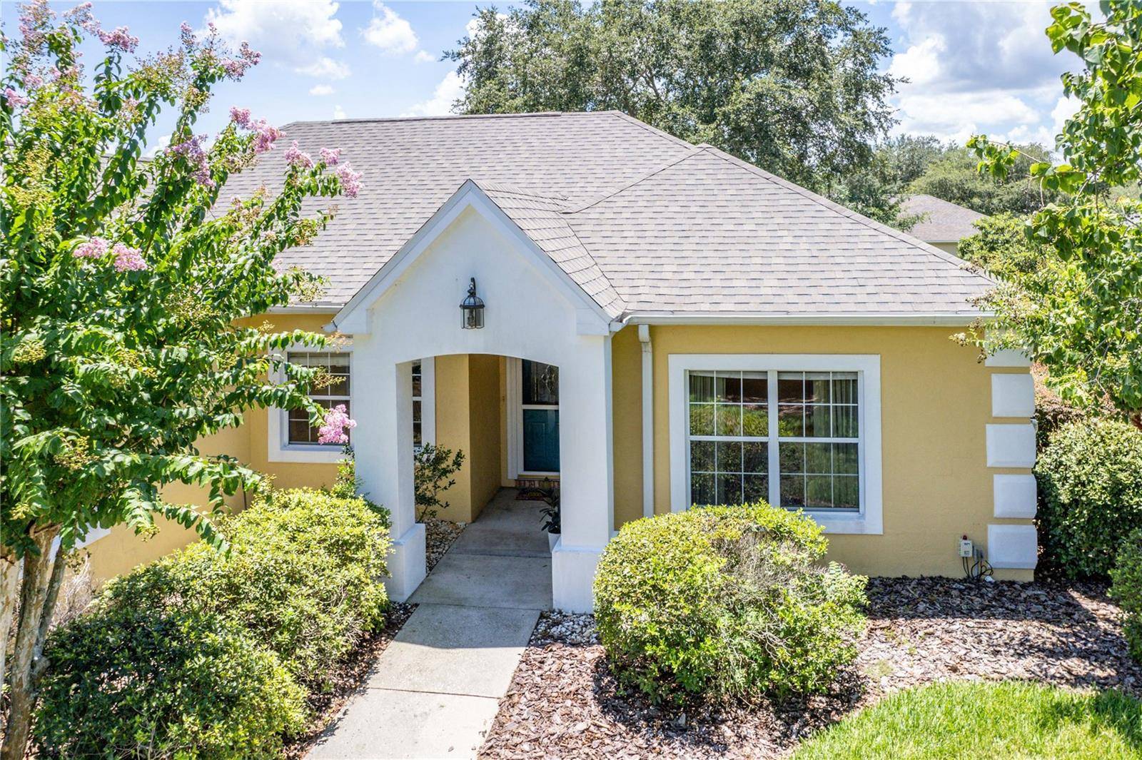 2754 GABLES DR,  Eustis,  FL 32726