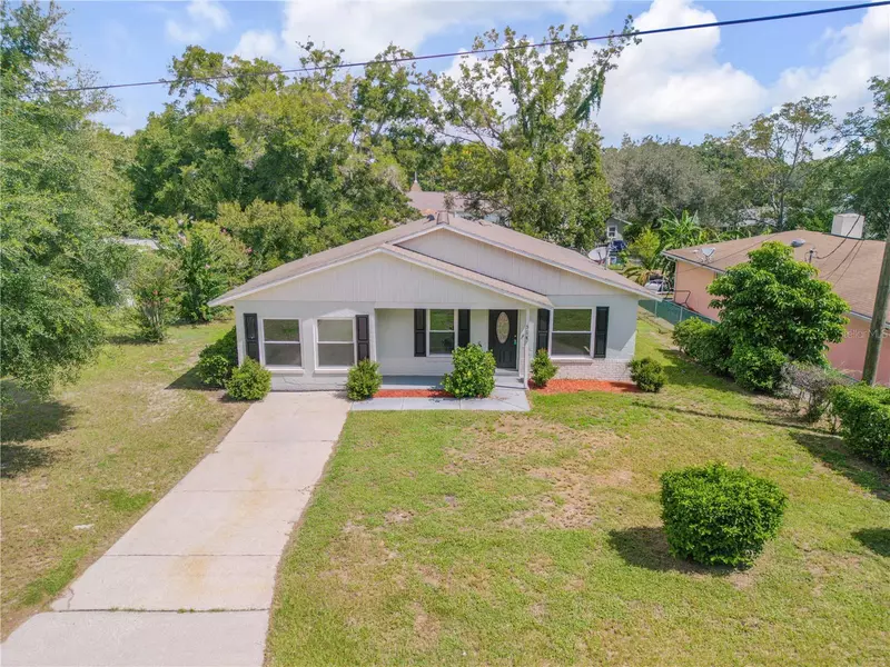 524 W OAKLAND AVE, Oakland, FL 34760