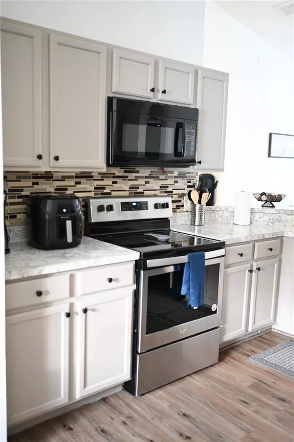 Davenport, FL 33837,605 OAKPOINT CIR