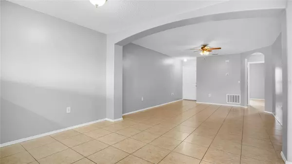 Orlando, FL 32824,13438 FAIRWAY GLEN DR #102