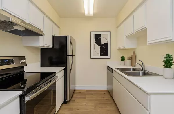 Orlando, FL 32822,4806 S SEMORAN BLVD #201