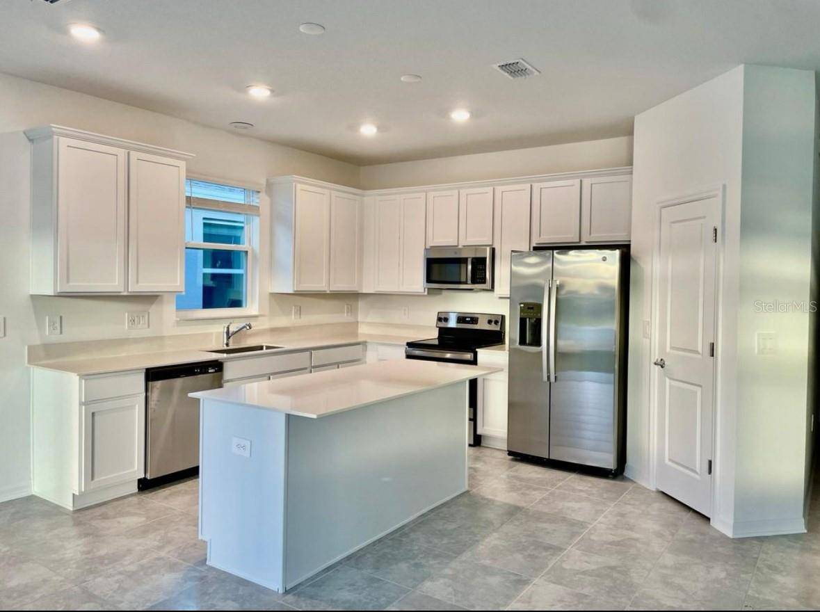 Kissimmee, FL 34746,2186 MERRYBELLS DR