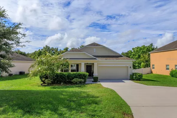 1807 FOREST GLEN DR,  Fruitland Park,  FL 34731