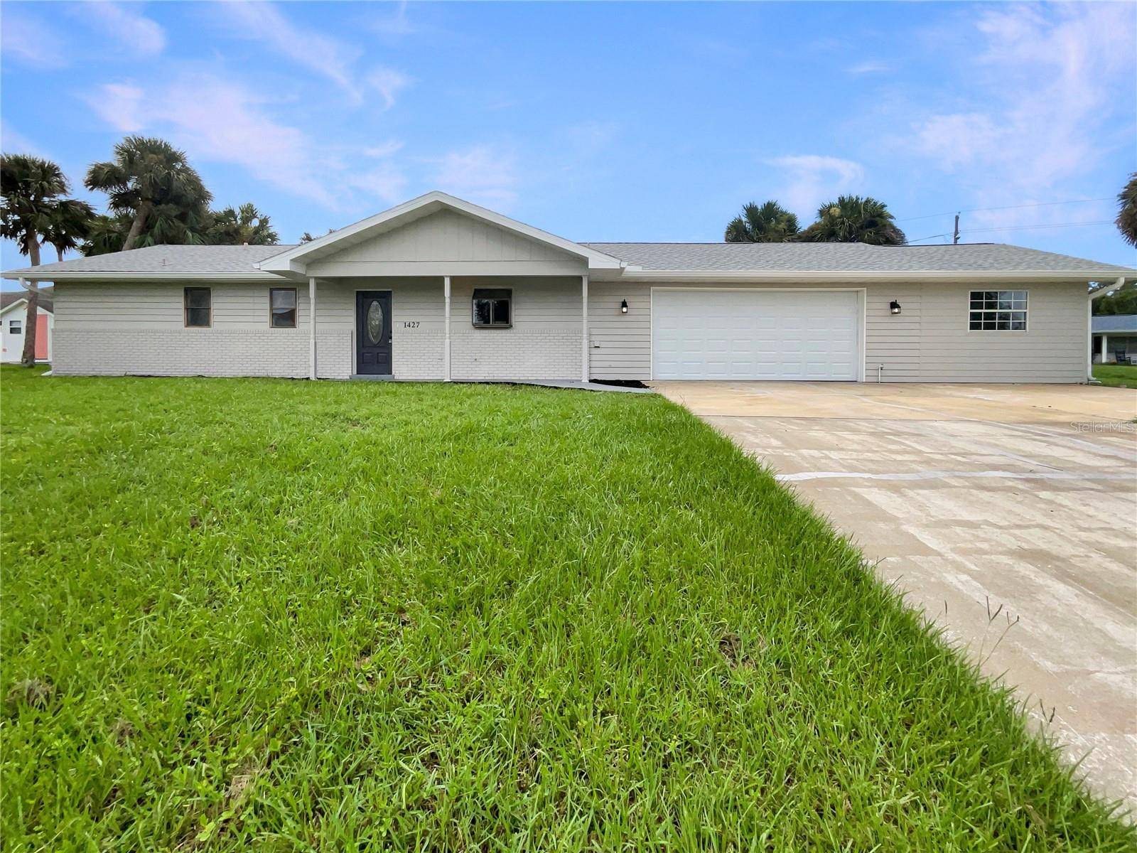 1427 E GATE DR, Venice, FL 34285