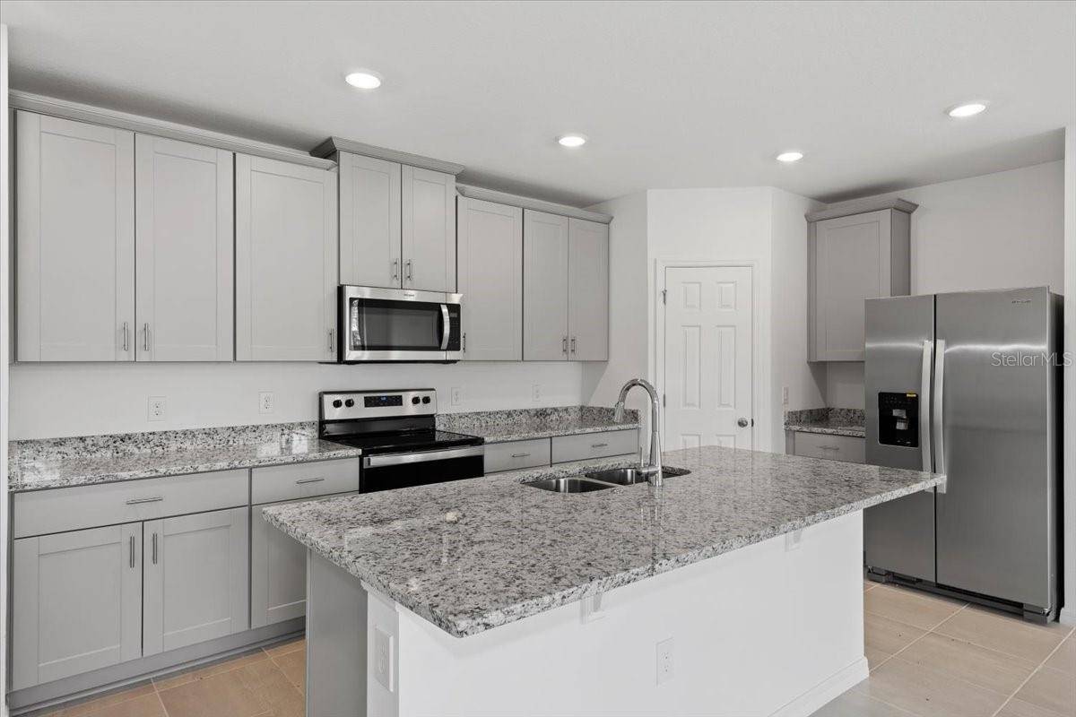 Poinciana, FL 34759,3150 VICEROY CT