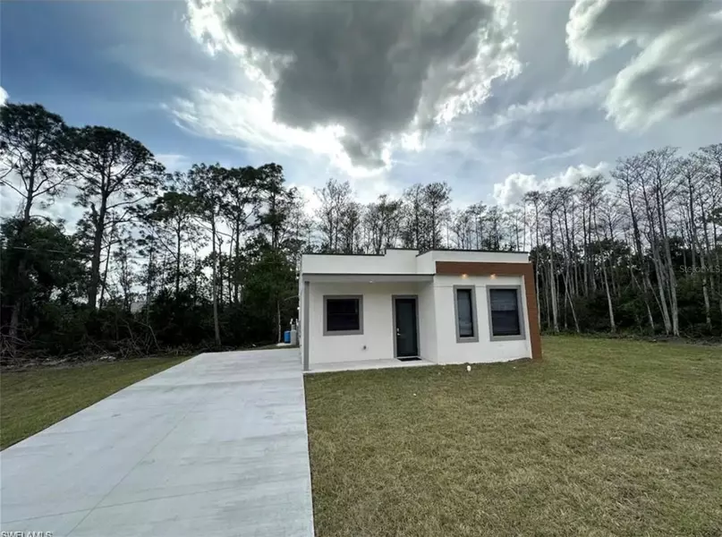 5005 GRAMERCY RD, Labelle, FL 33935