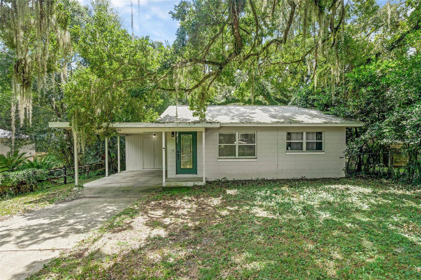 104 E MCCLENDON ST, Lady Lake, FL 32159