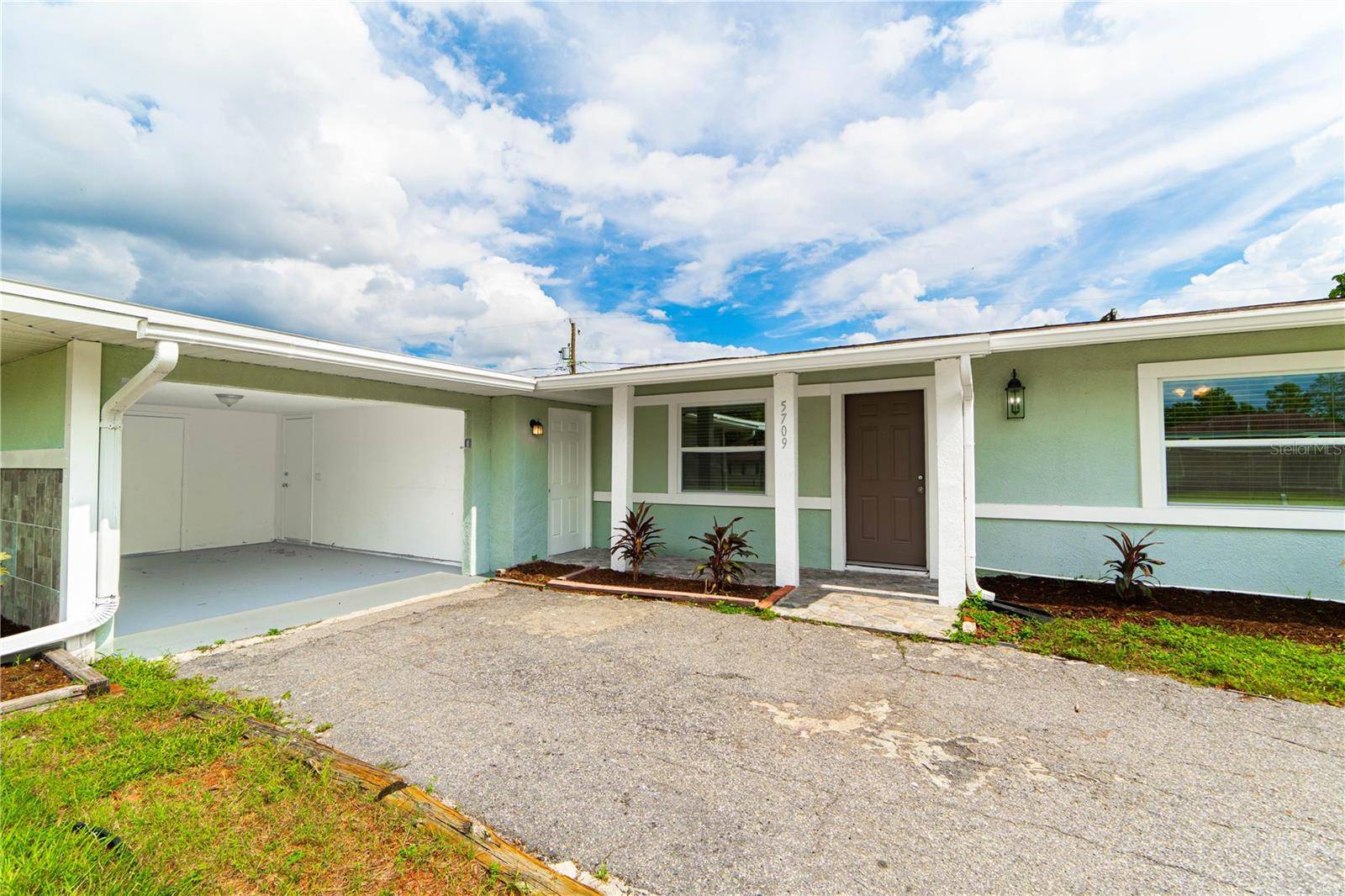 Orlando, FL 32819,5709 RIDGEWAY DR