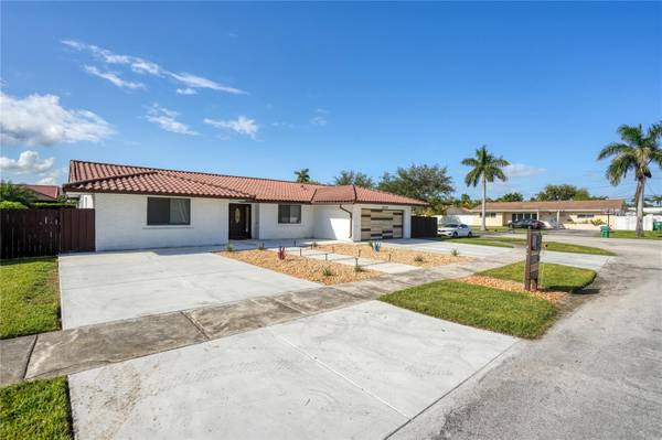 2010 NE 208TH ST, North Miami Beach, FL 33179