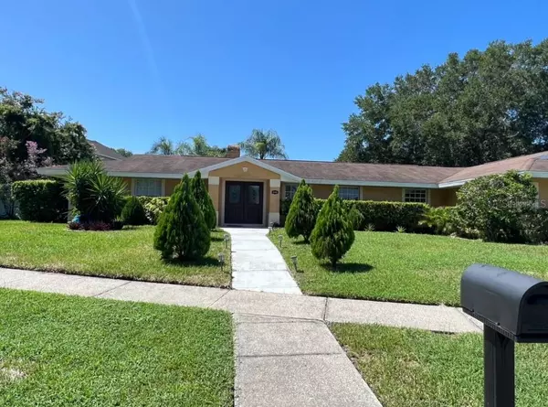 2506 EMERALD TREE LN, Apopka, FL 32712