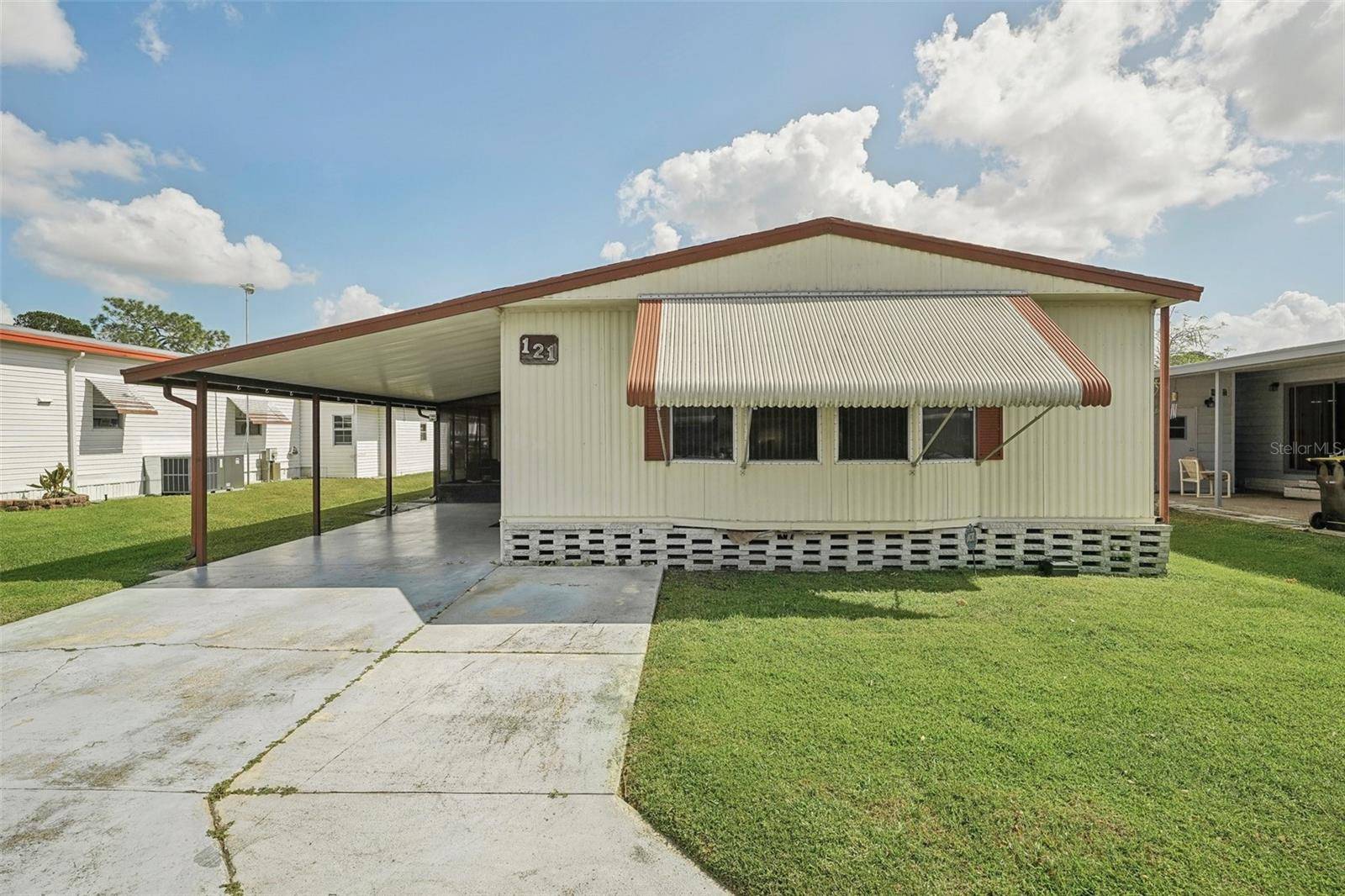 121 JANA CIR,  Auburndale,  FL 33823
