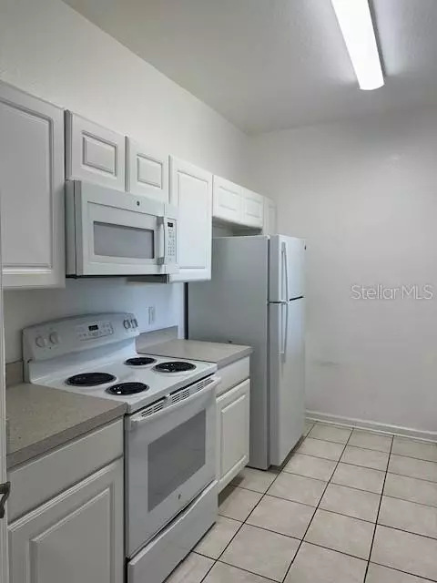 Orlando, FL 32835,7109 YACHT BASIN AVE #412