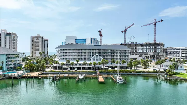 445 HAMDEN DR #302, Clearwater Beach, FL 33767