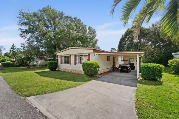 2060 LAMPLIGHT CIR, Mount Dora, FL 32757