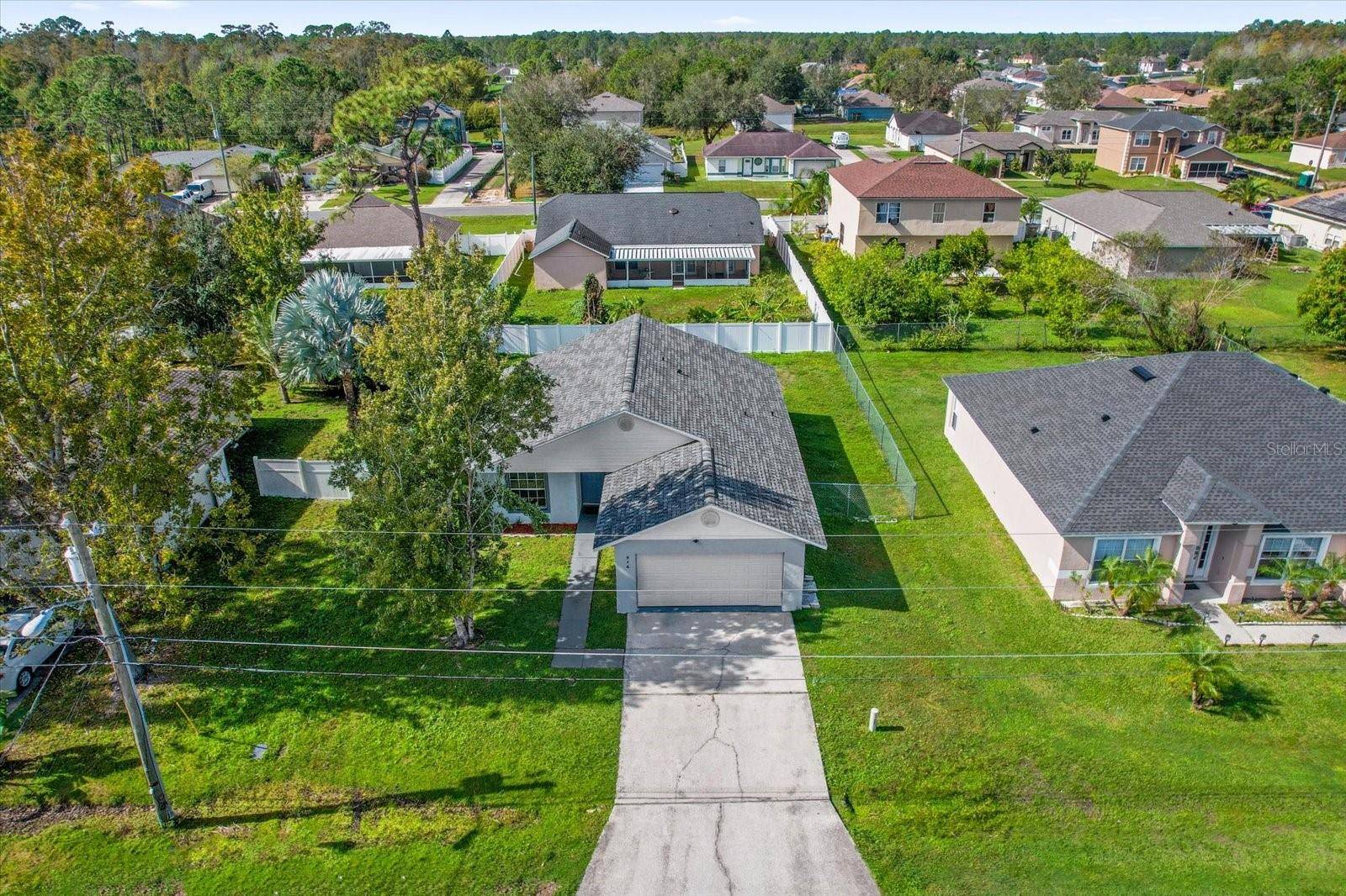 Kissimmee, FL 34758,916 DERBYSHIRE DR