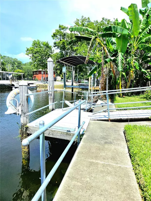 Weeki Wachee, FL 34607,5400 CIRCLE DR