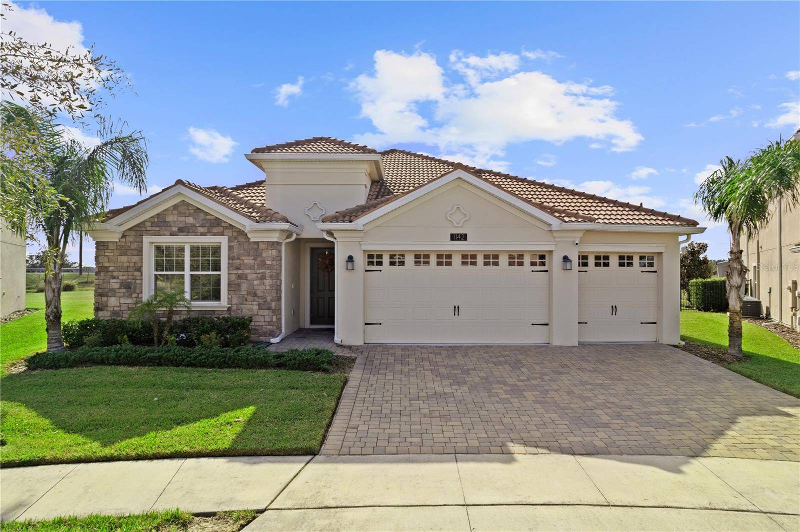 1142 TRAPPERS TRAIL LOOP, Davenport, FL 33896
