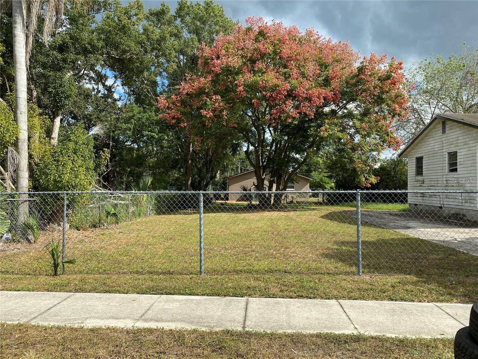 2069 DIXIE AVE, Sanford, FL 32771