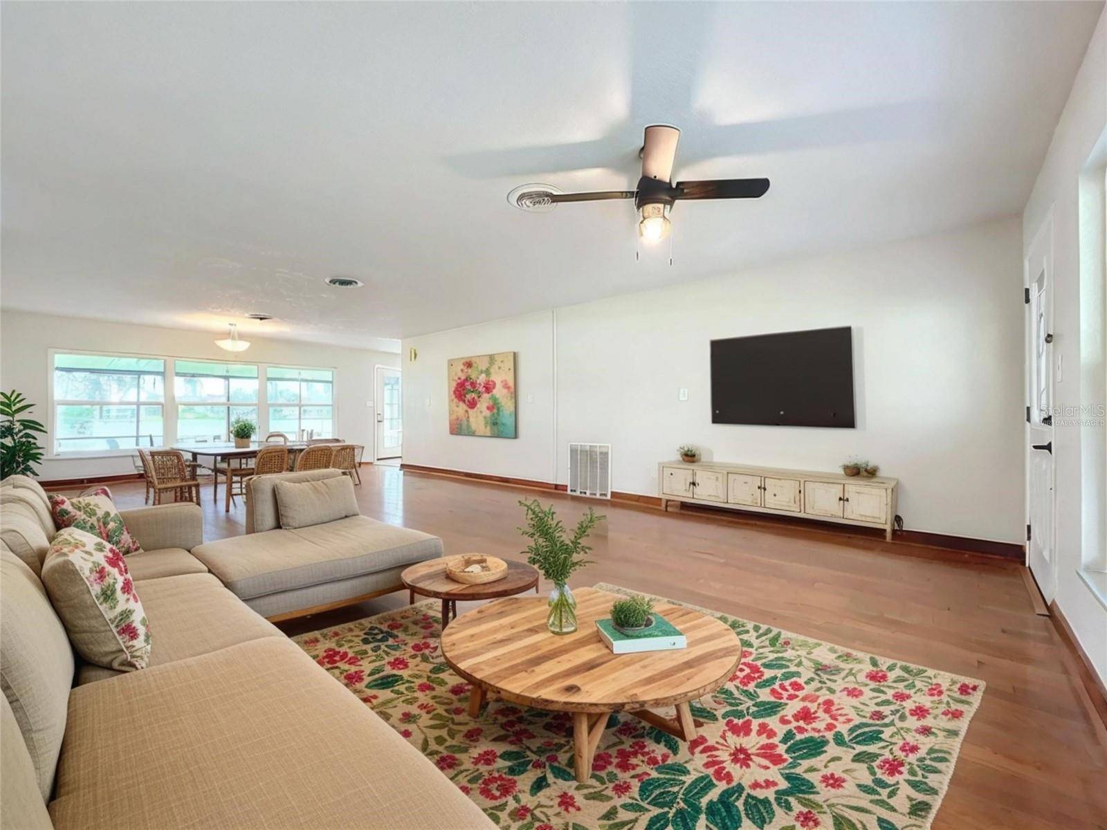 Oviedo, FL 32765,119 LAKE DR