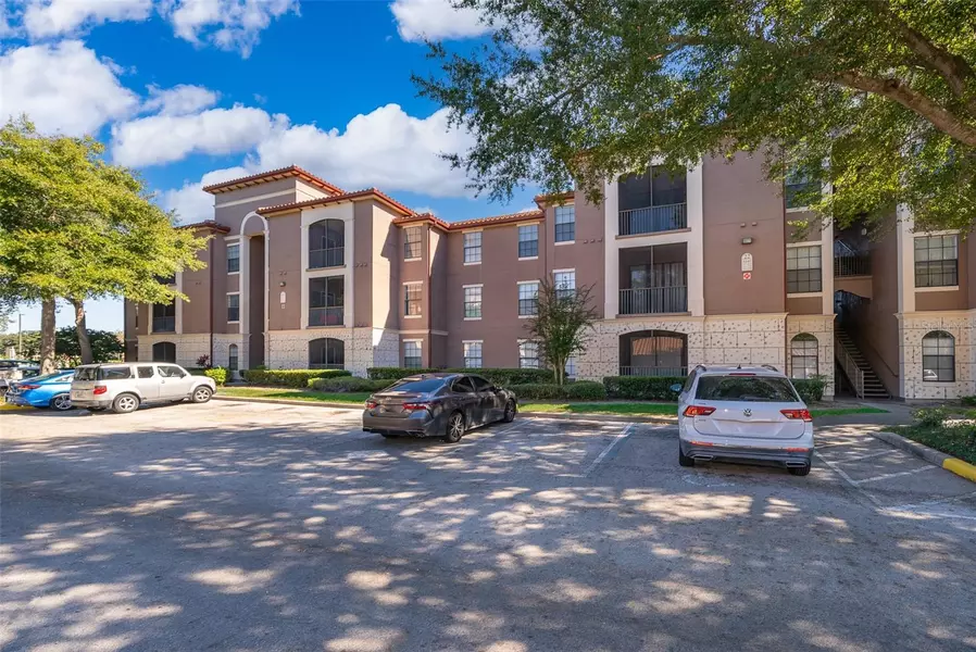 6141 METROWEST BLVD #102, Orlando, FL 32835