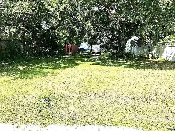 Gibsonton, FL 33534,10109 ALMA ST