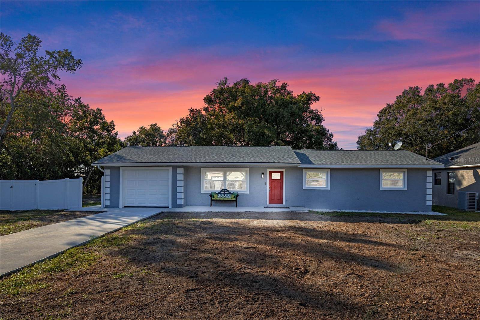 Tavares, FL 32778,27623 LISA DR